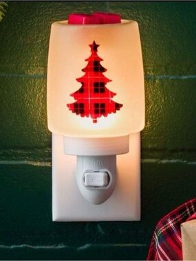 Scentsy "Pine for Plaid" Mini Warmer 
Nightlight
